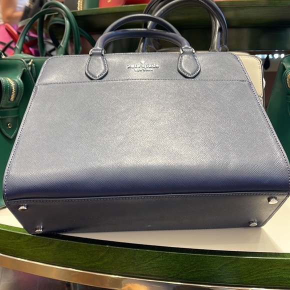 Kate Spade Madison Saffiano Leather Medium Satchel
COLOR:
Parisian Navy
NWT - Picture 16 of 16